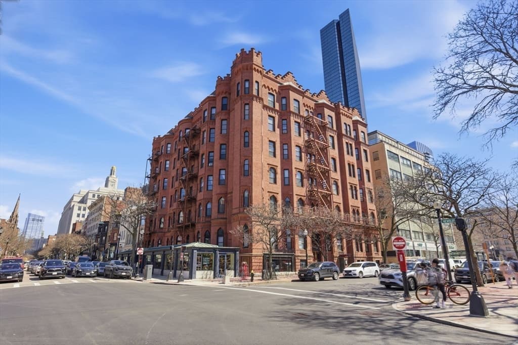 Condominium at 271 Dartmouth # 1F, Boston MA 02116, photo 3 of 23