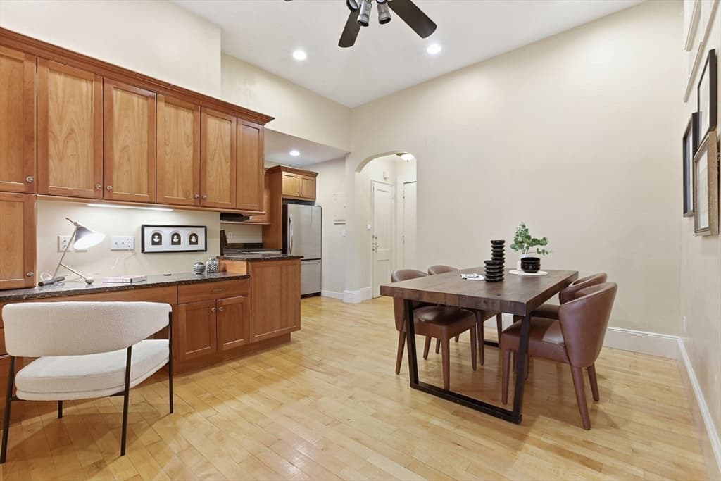 Condominium at 271 Dartmouth # 1F, Boston MA 02116, photo 9 of 23