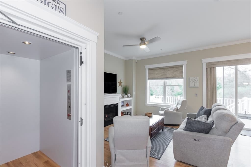 Condominium at 1 Jana, Merrimac MA 01860, photo 13 of 35