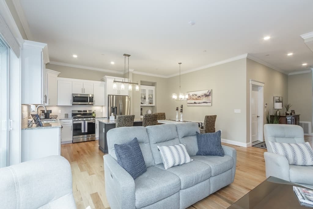 Condominium at 1 Jana, Merrimac MA 01860, photo 14 of 35