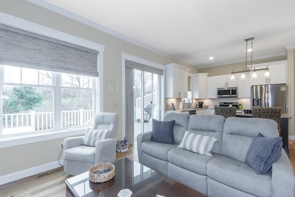 Condominium at 1 Jana, Merrimac MA 01860, photo 11 of 35