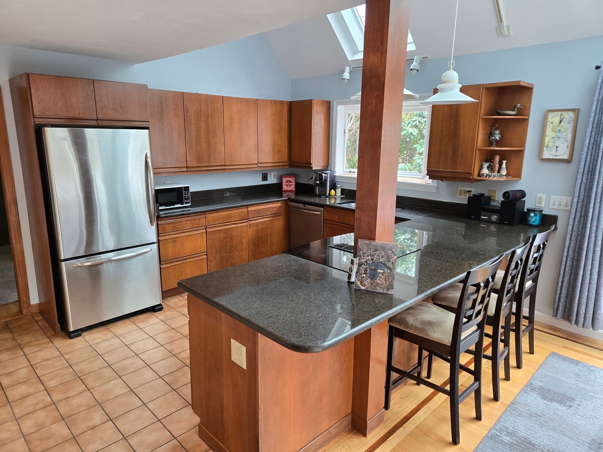 Single Family Residence at 55 Bullivant Farm Rd, Marion MA 02738, Marion, photo 4 of 42