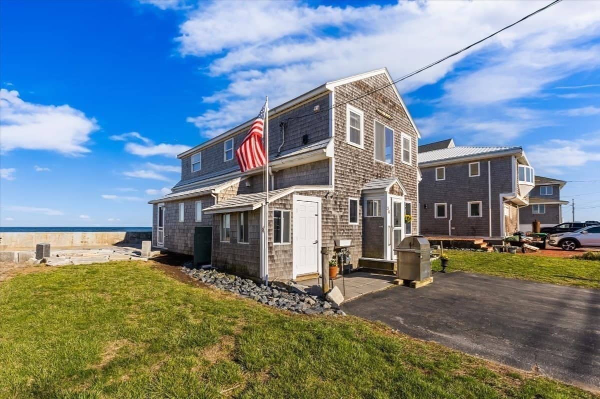 Single Family Residence at 36 Ocean St, Marshfield MA 02050, photo 6 of 32