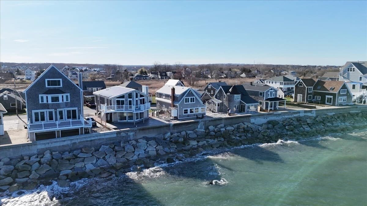 Single Family Residence at 36 Ocean St, Marshfield MA 02050, photo 9 of 32