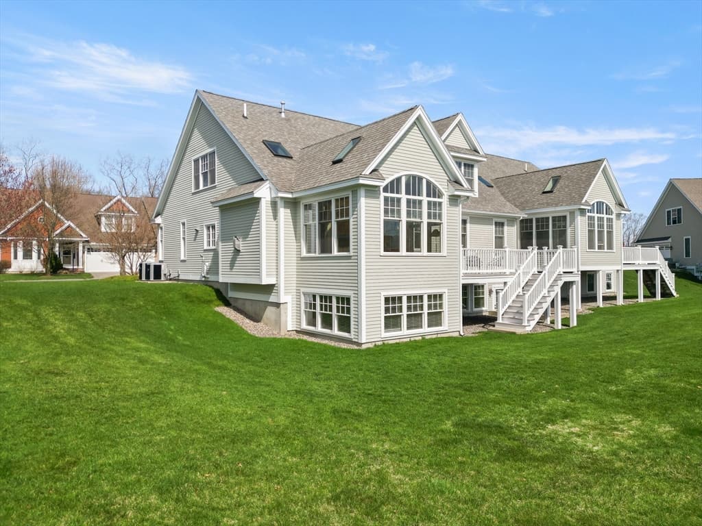 Condominium at 8 Ridgeway Cir # 8, West Newbury MA 01985, West Newbury, photo 2 of 42