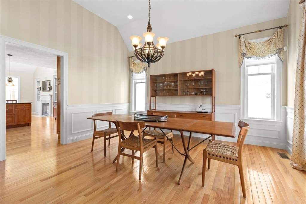 Condominium at 8 Ridgeway Cir # 8, West Newbury MA 01985, West Newbury, photo 6 of 42