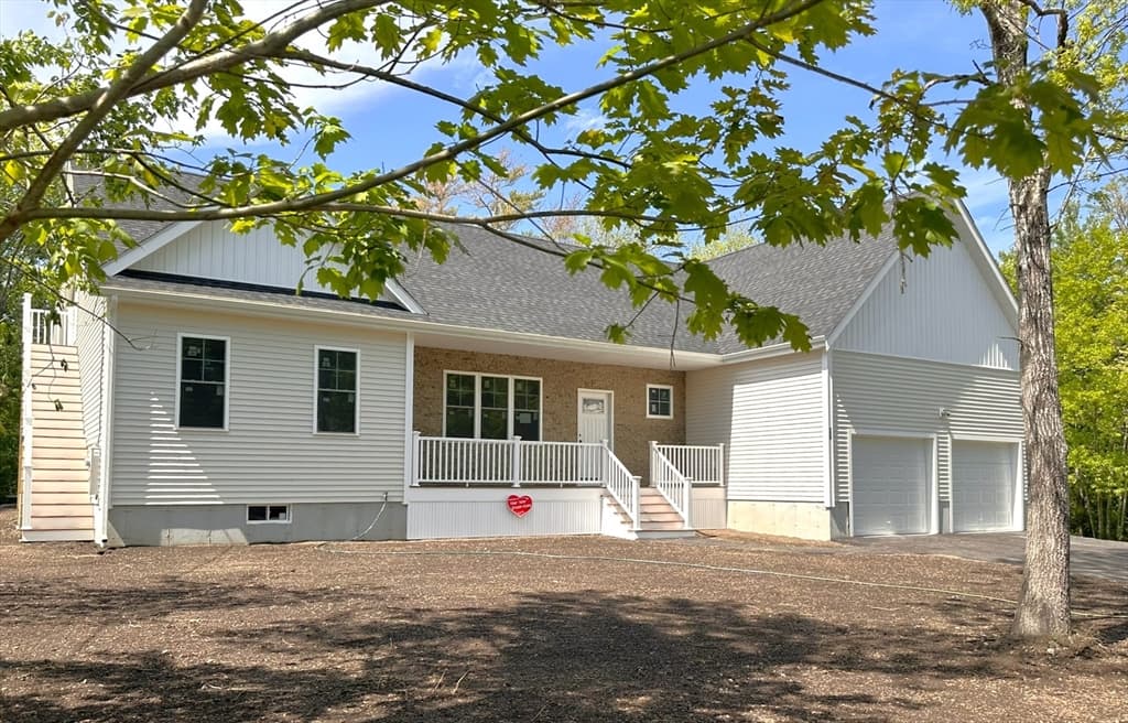 26 James Ave, Westport MA 02790