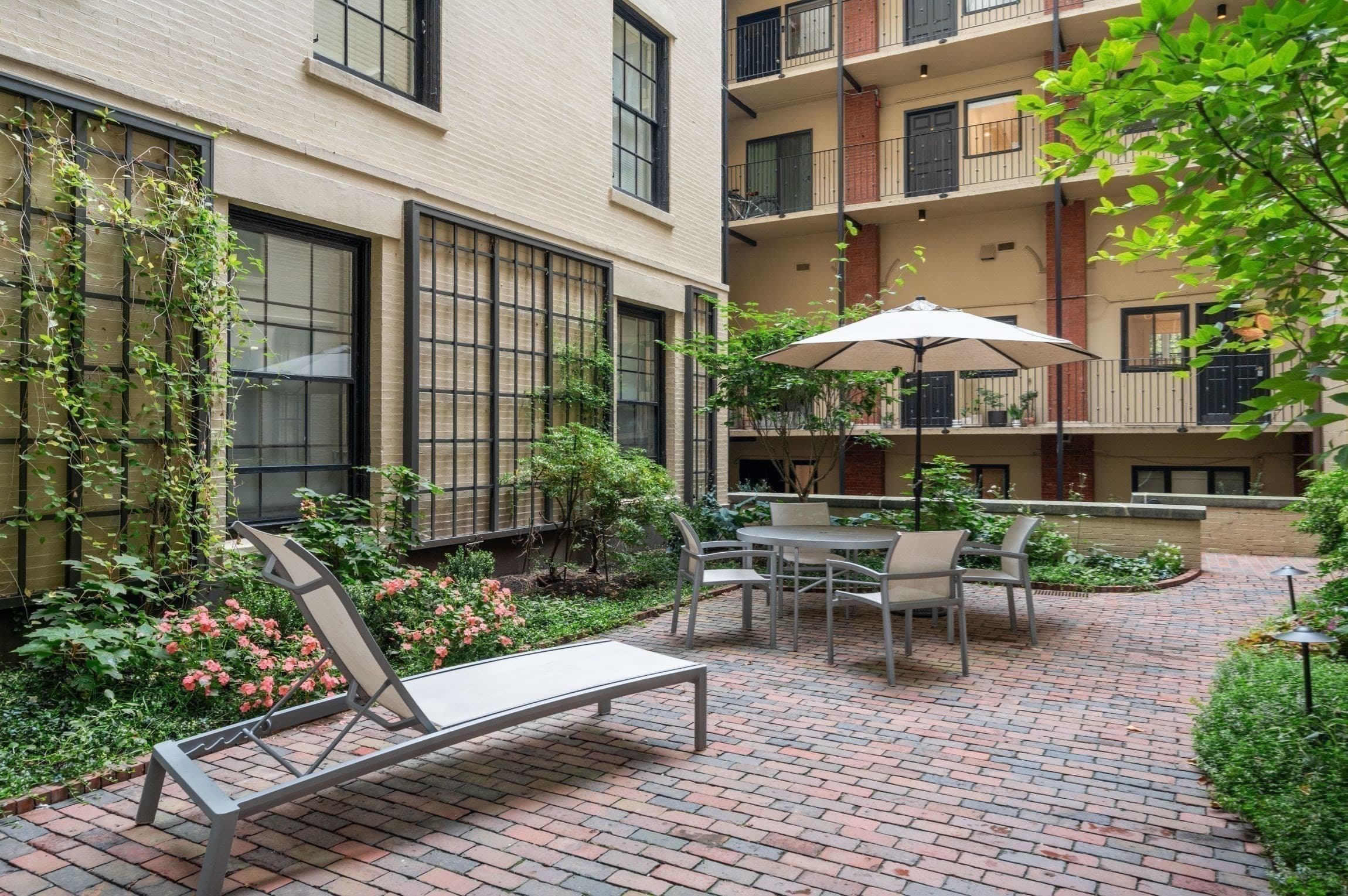 Condominium at 27 Chestnut Street, Boston MA 02108, photo 17 of 21