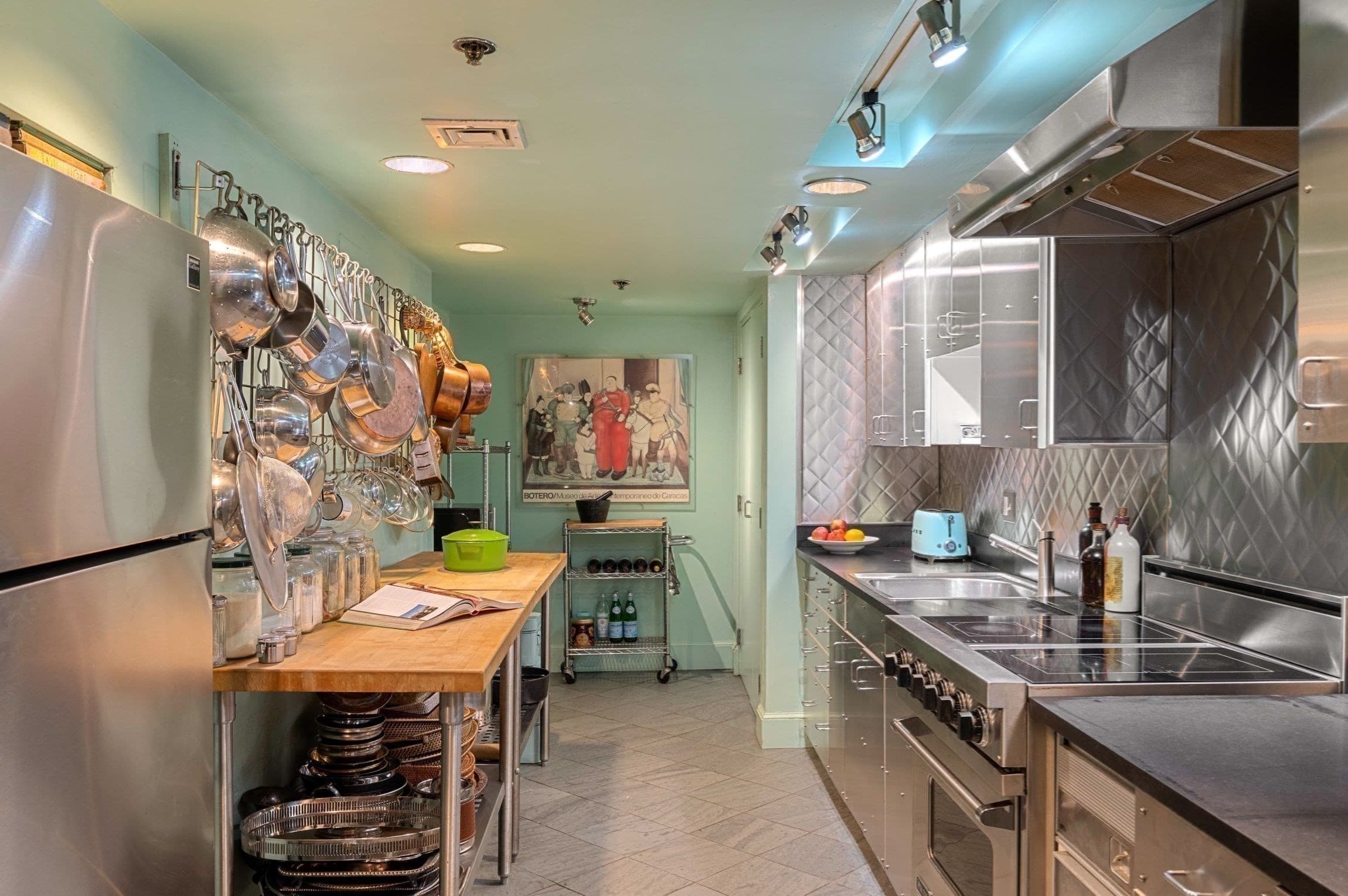 Condominium at 27 Chestnut Street, Boston MA 02108, photo 12 of 21