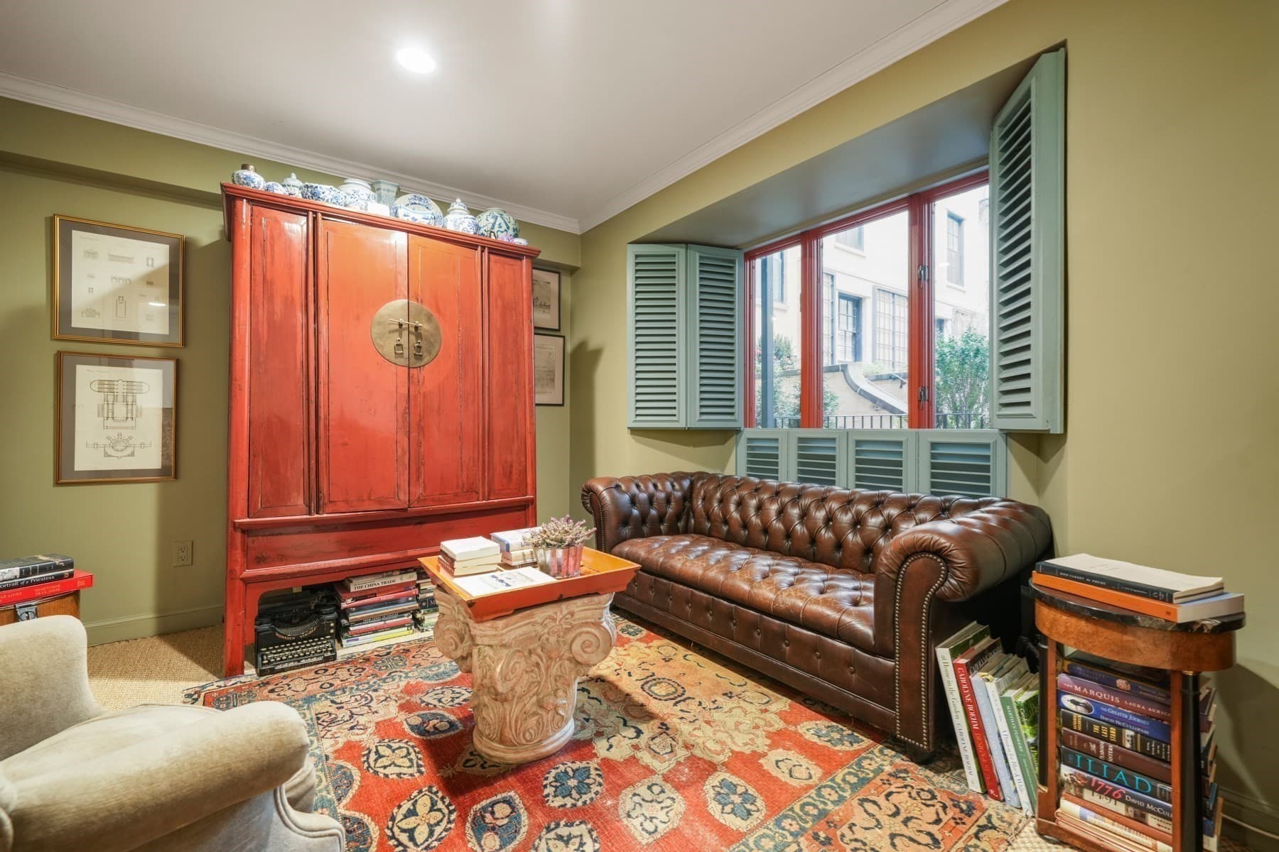 Condominium at 27 Chestnut Street, Boston MA 02108, photo 3 of 21