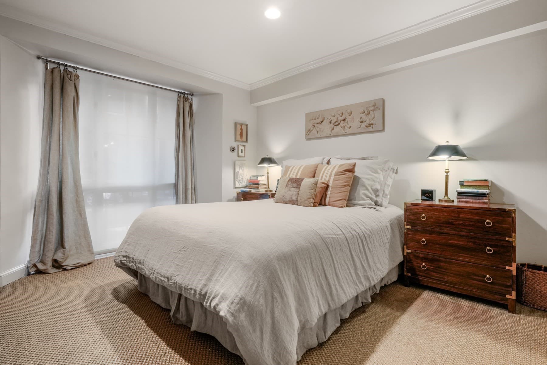Condominium at 27 Chestnut Street, Boston MA 02108, photo 14 of 21