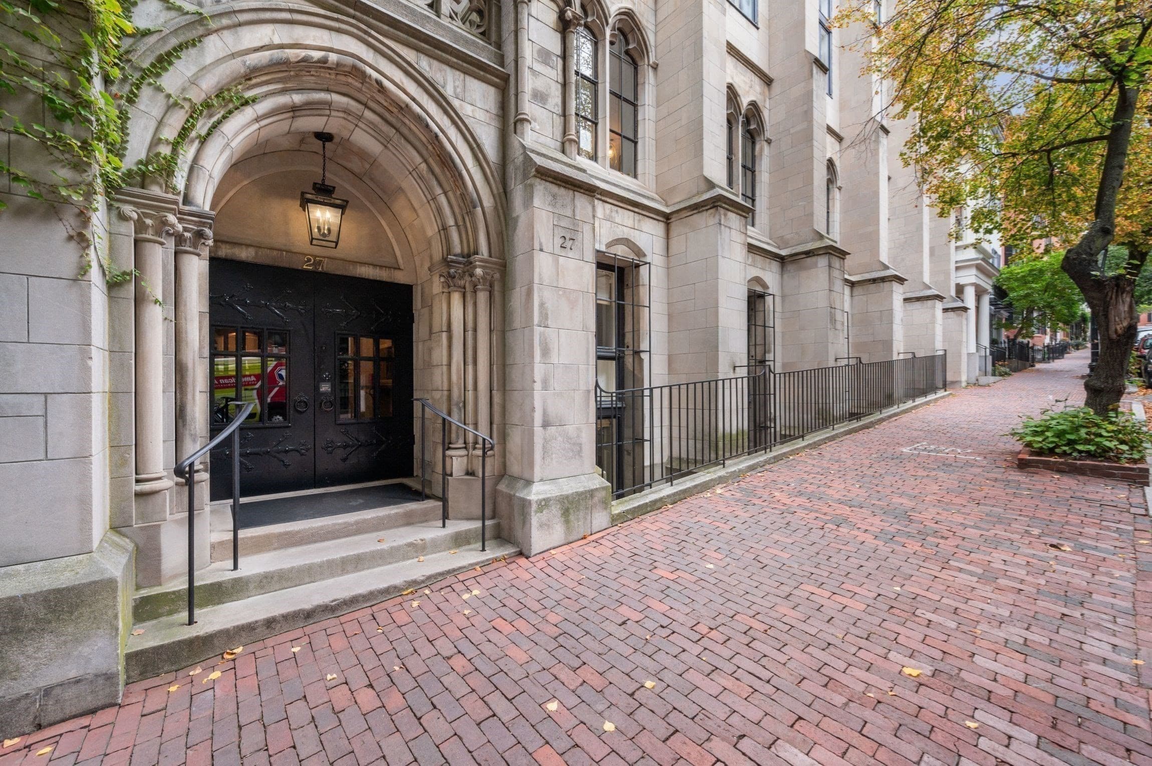 Condominium at 27 Chestnut Street, Boston MA 02108, photo 19 of 21