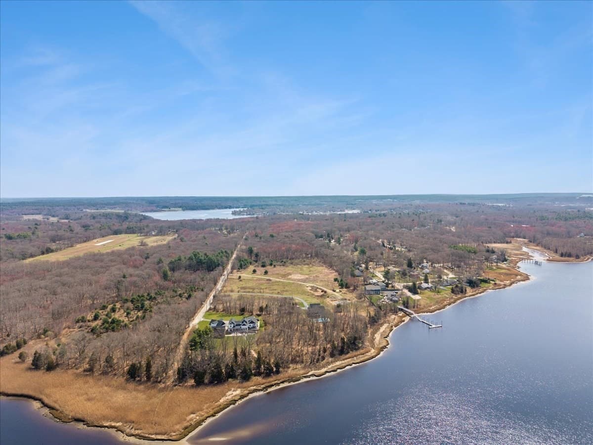 8 Ferry Lane, Berkley MA 02779