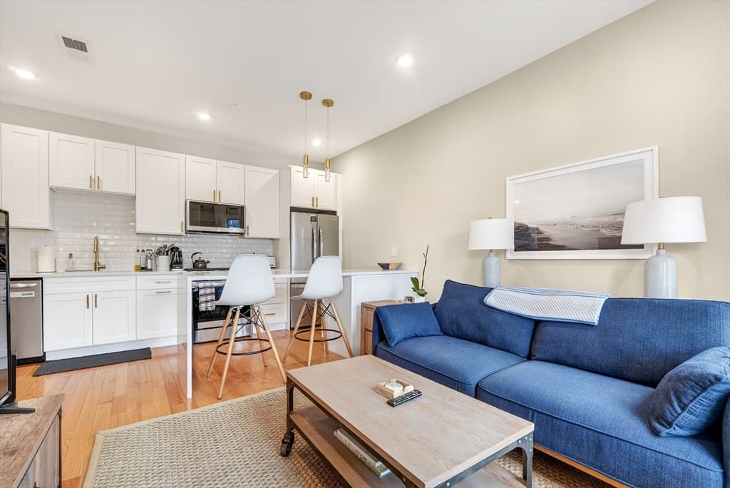 Condominium at 35 Somerset Ave. # 3, Winthrop MA 02152, Winthrop, photo 3 of 29