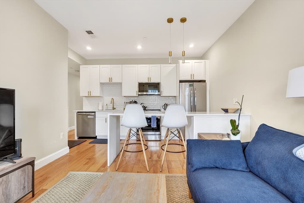Condominium at 35 Somerset Ave. # 3, Winthrop MA 02152, Winthrop, photo 5 of 29