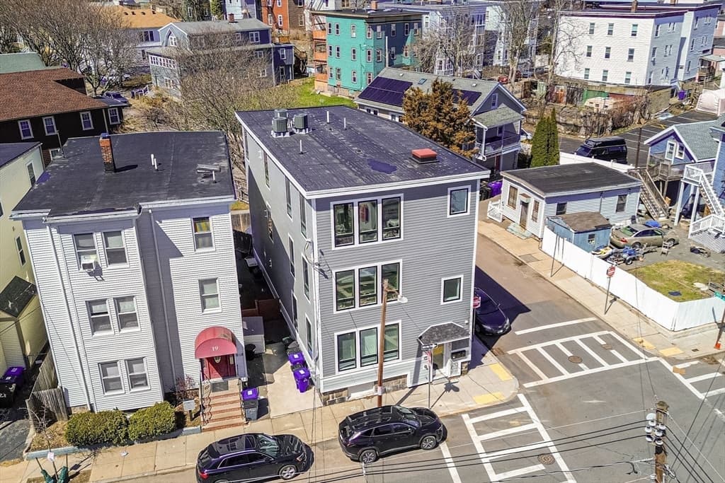 Condominium at 17 Chestnut Ave # 3, Boston MA 02130, photo 16 of 17