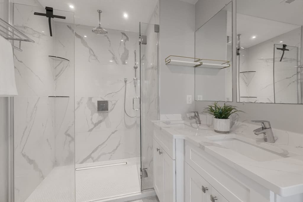 Condominium at 17 Chestnut Ave # 3, Boston MA 02130, photo 12 of 17