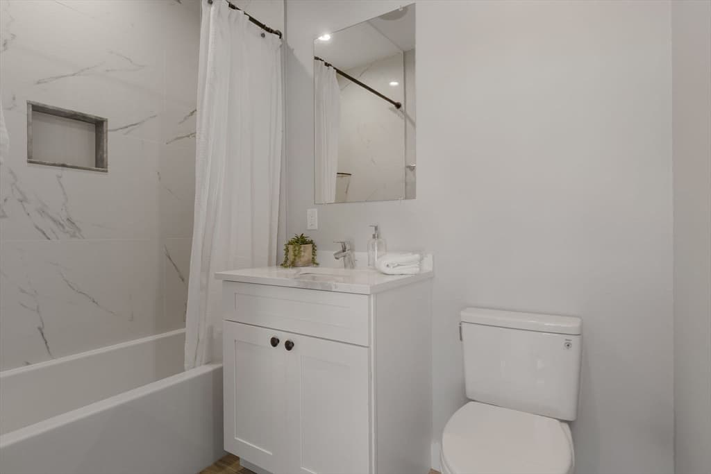 Condominium at 17 Chestnut Ave # 3, Boston MA 02130, photo 14 of 17