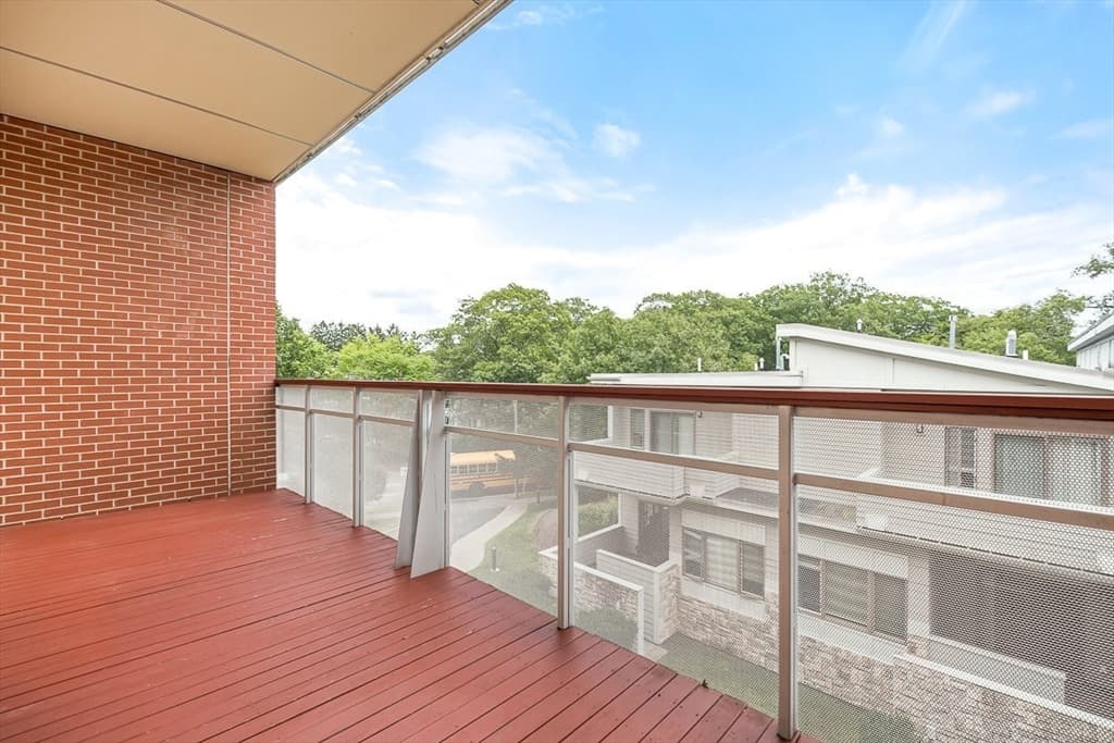 310 Hammond Pond Pkwy # 301, Brookline MA 02467 photo 16