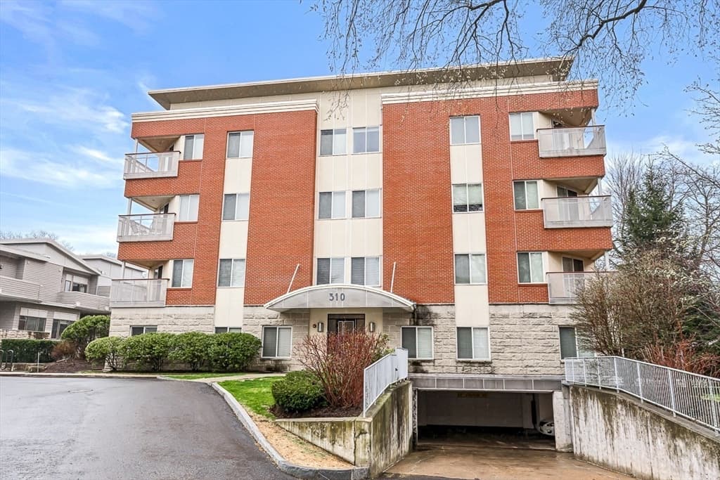 310 Hammond Pond Pkwy # 301, Brookline MA 02467 photo 32