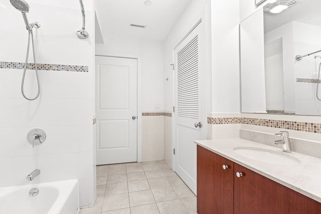 310 Hammond Pond Pkwy # 301, Brookline MA 02467 photo 30