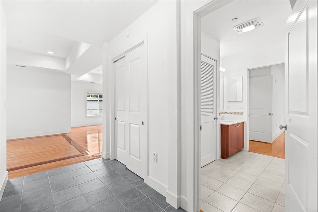 310 Hammond Pond Pkwy # 301, Brookline MA 02467 photo 18