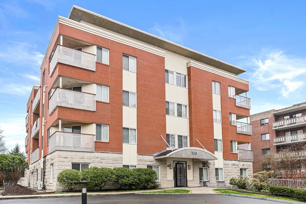 310 Hammond Pond Pkwy # 301, Brookline MA 02467 photo 31