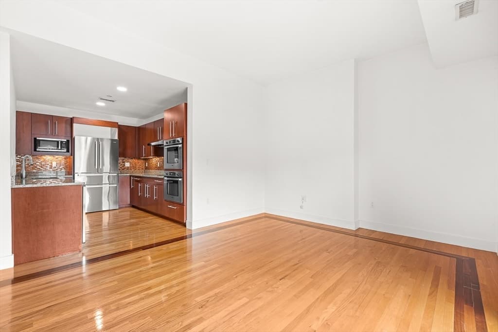 310 Hammond Pond Pkwy # 301, Brookline MA 02467 photo 4