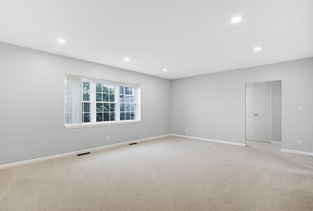 Condominium at 128 Lake Shore Rd. # 1, Boston MA 02135, photo 8 of 16