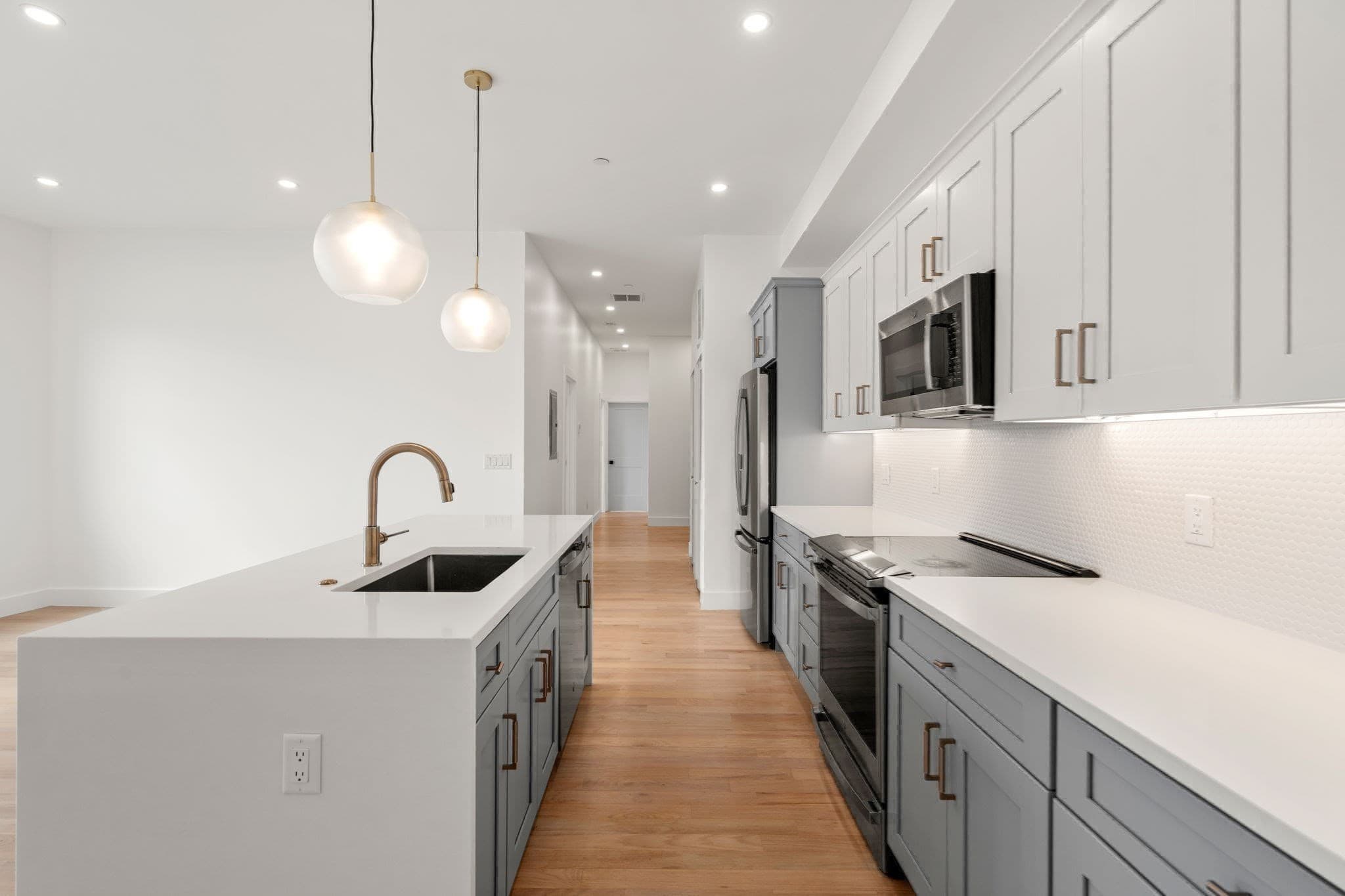 Condominium at 52 Withington St # 9, Boston MA 02124, photo 6 of 17