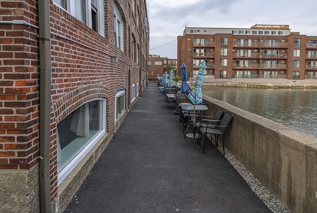 Condominium at 229 Washington Ave # 3A, Winthrop MA 02152, Winthrop, photo 4 of 13