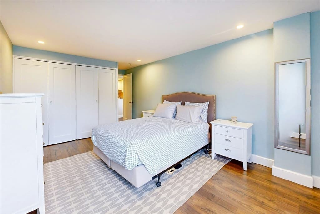 45 Longwood Ave # 707, Brookline MA 02446 photo 8