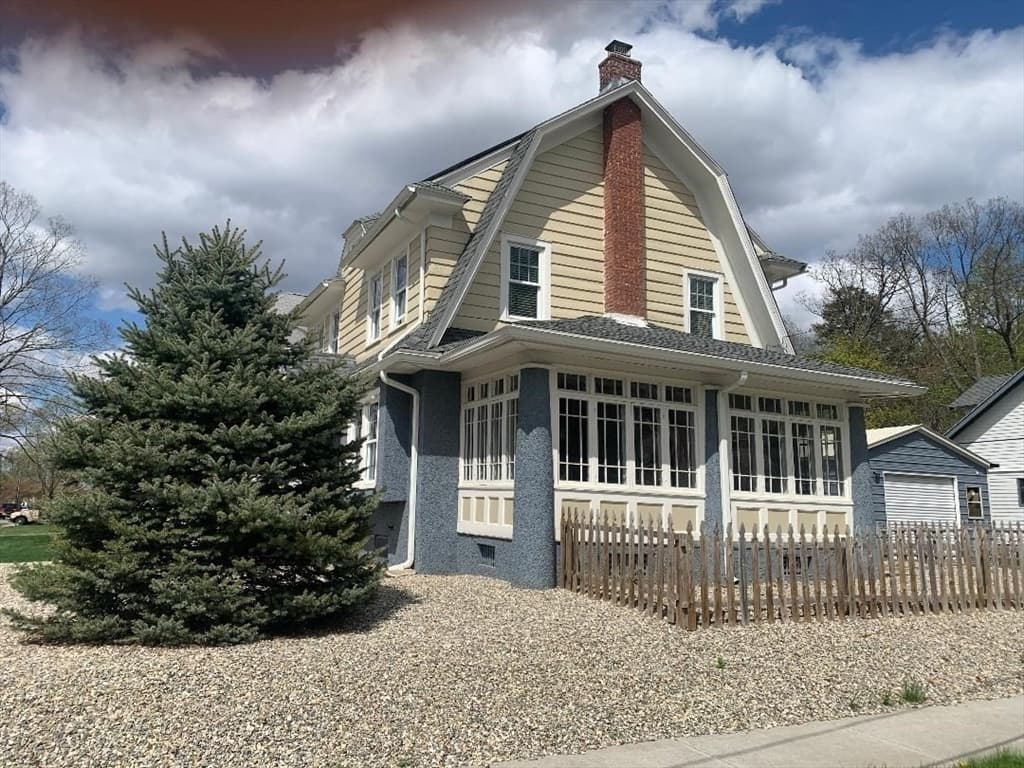 Single Family Residence at 147 Belvidere St, Springfield MA 01108, Springfield, photo 4 of 27