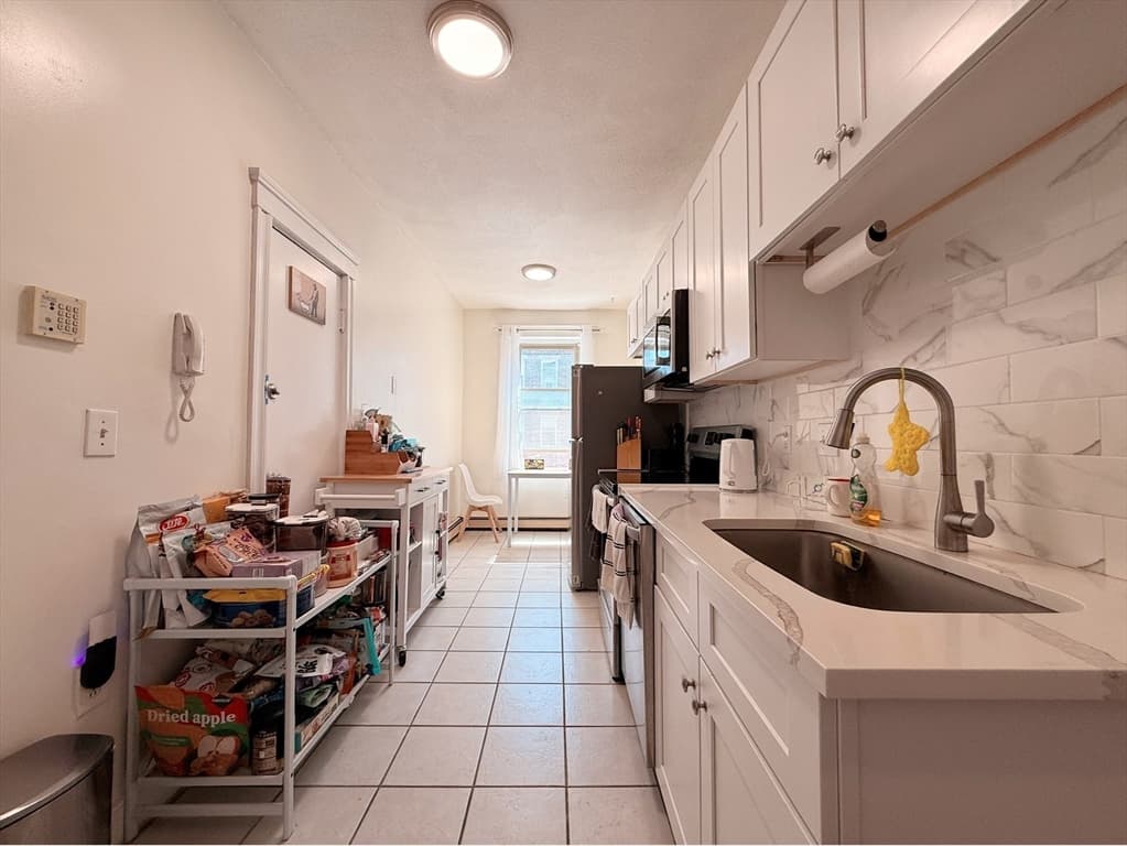 8 Ransom Rd # 8, Boston MA 02135