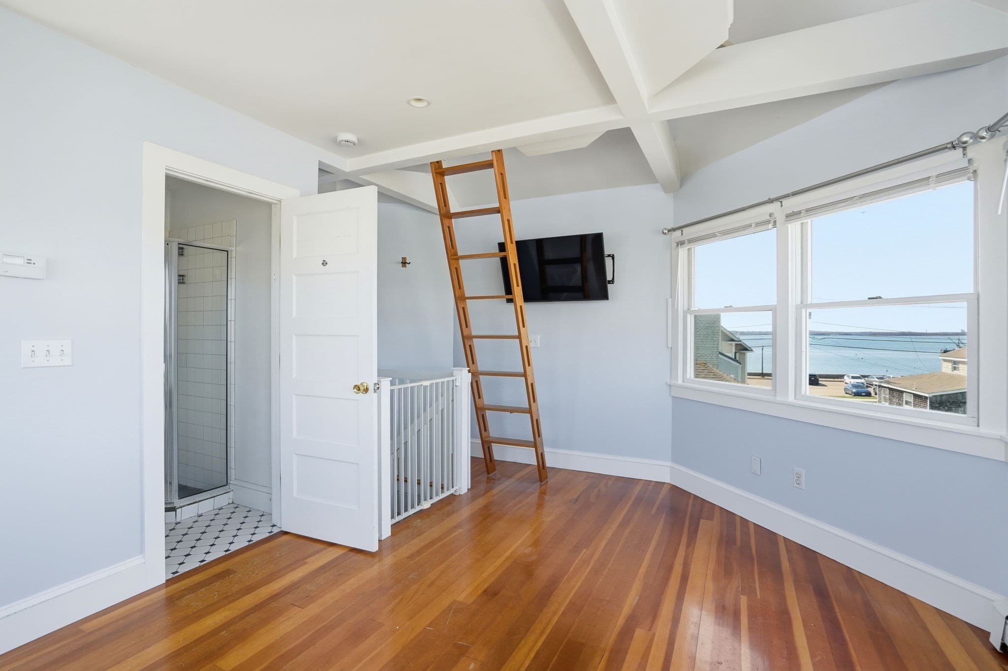 Single Family Residence at 7 Mildred St, Hull MA 02045, photo 7 of 42