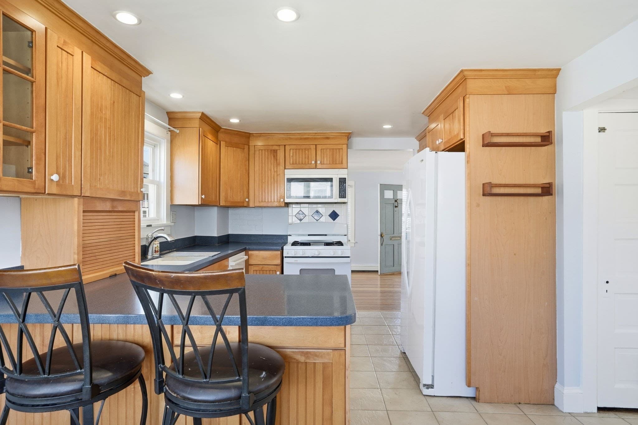 Single Family Residence at 7 Mildred St, Hull MA 02045, photo 15 of 42