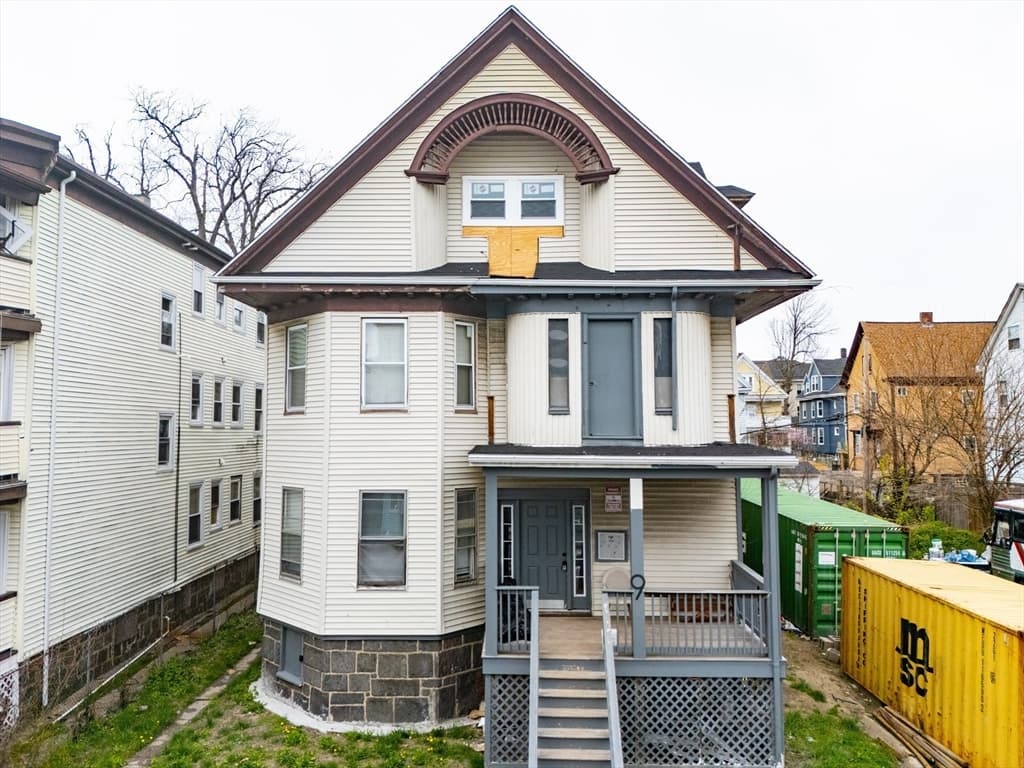 3 Family at 9 Helen St, Boston MA 02124, photo 2 of 16