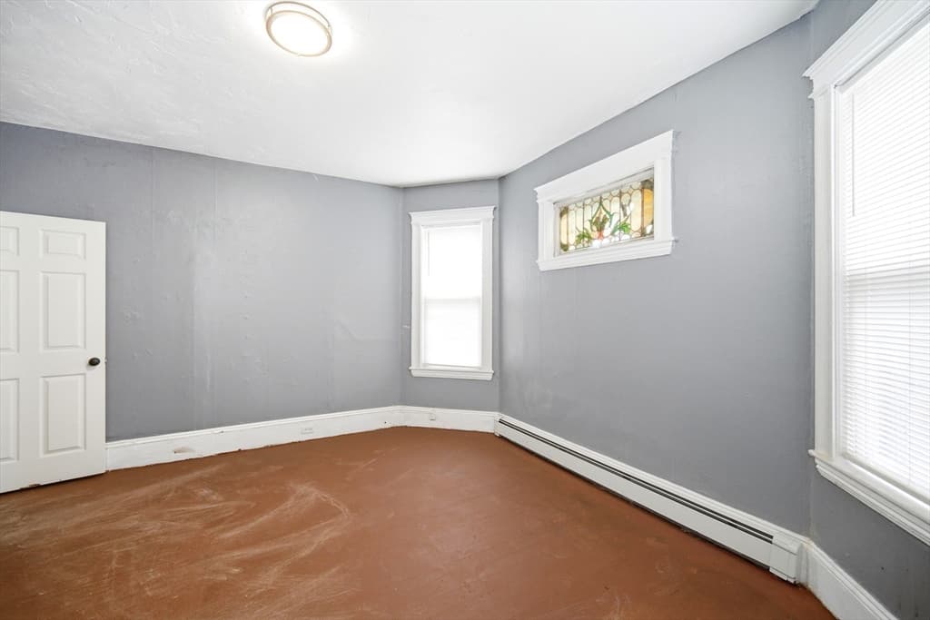 3 Family at 9 Helen St, Boston MA 02124, photo 10 of 16