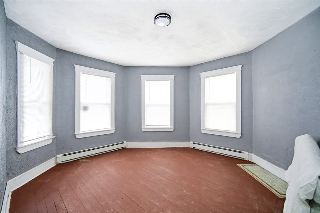 3 Family at 9 Helen St, Boston MA 02124, photo 11 of 16