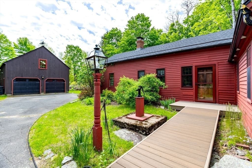 Single Family Residence at 30 The Common, Phillipston MA 01331, Phillipston, photo 3 of 42