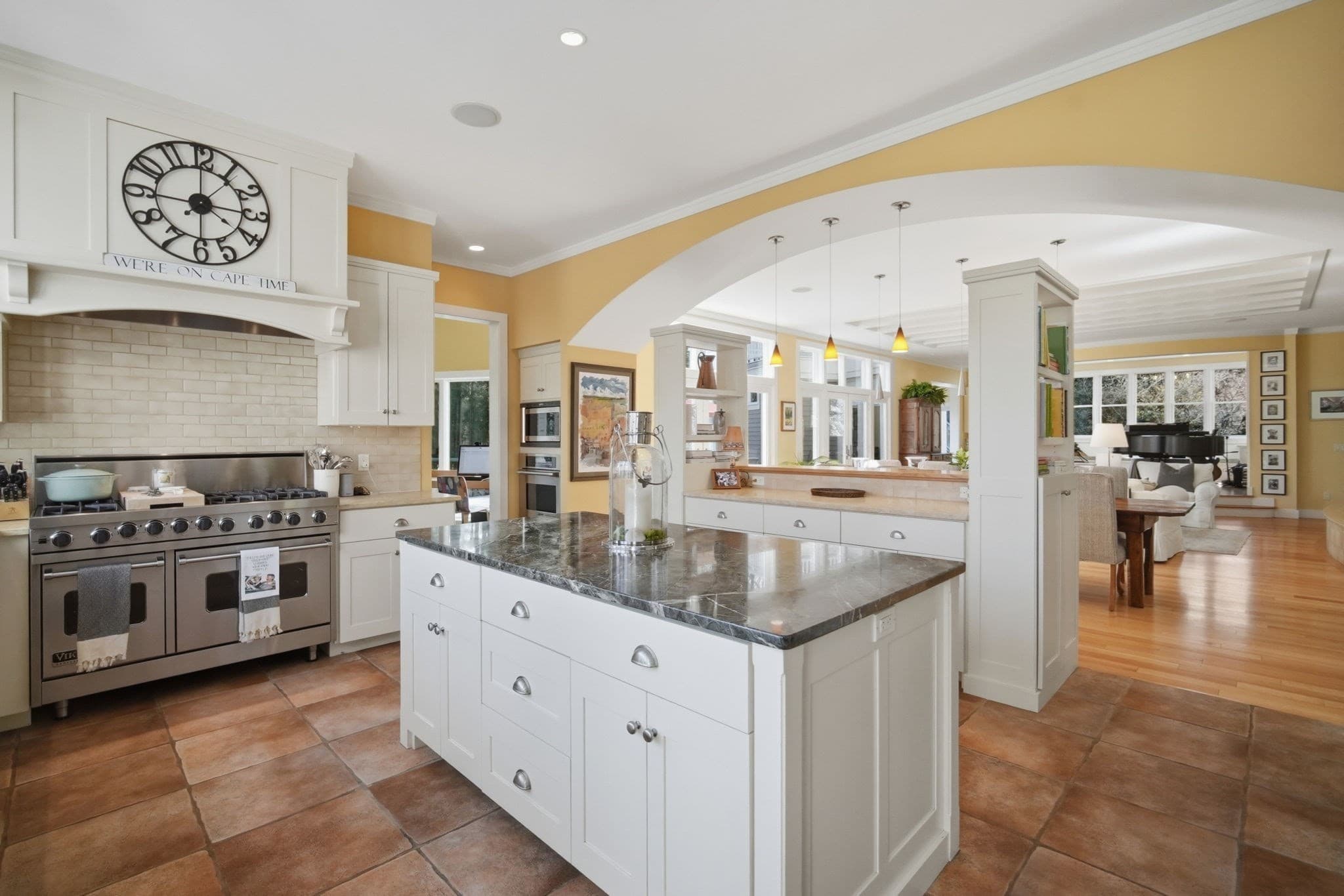 Single Family Residence at 24 Prynne Ridge Rd, Longmeadow MA 01106, photo 6 of 42