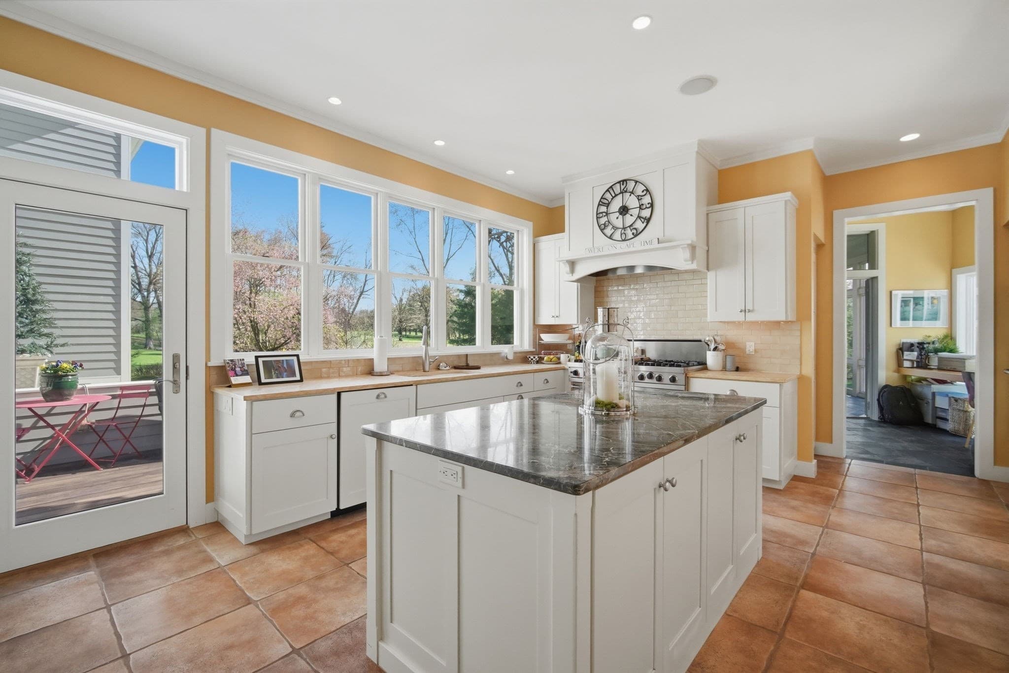 Single Family Residence at 24 Prynne Ridge Rd, Longmeadow MA 01106, photo 7 of 42