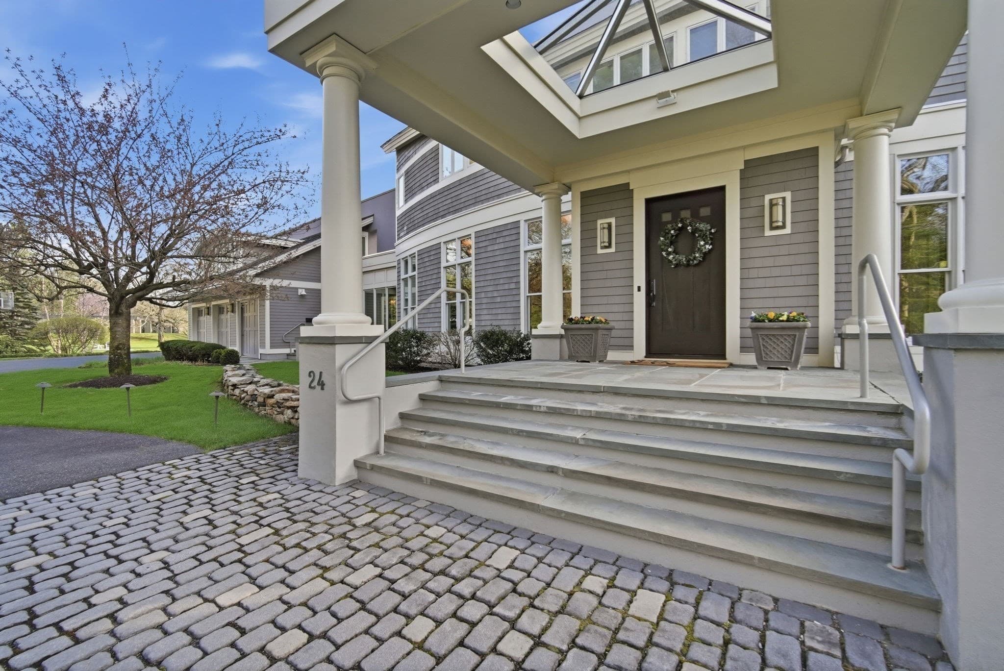 Single Family Residence at 24 Prynne Ridge Rd, Longmeadow MA 01106, photo 5 of 42