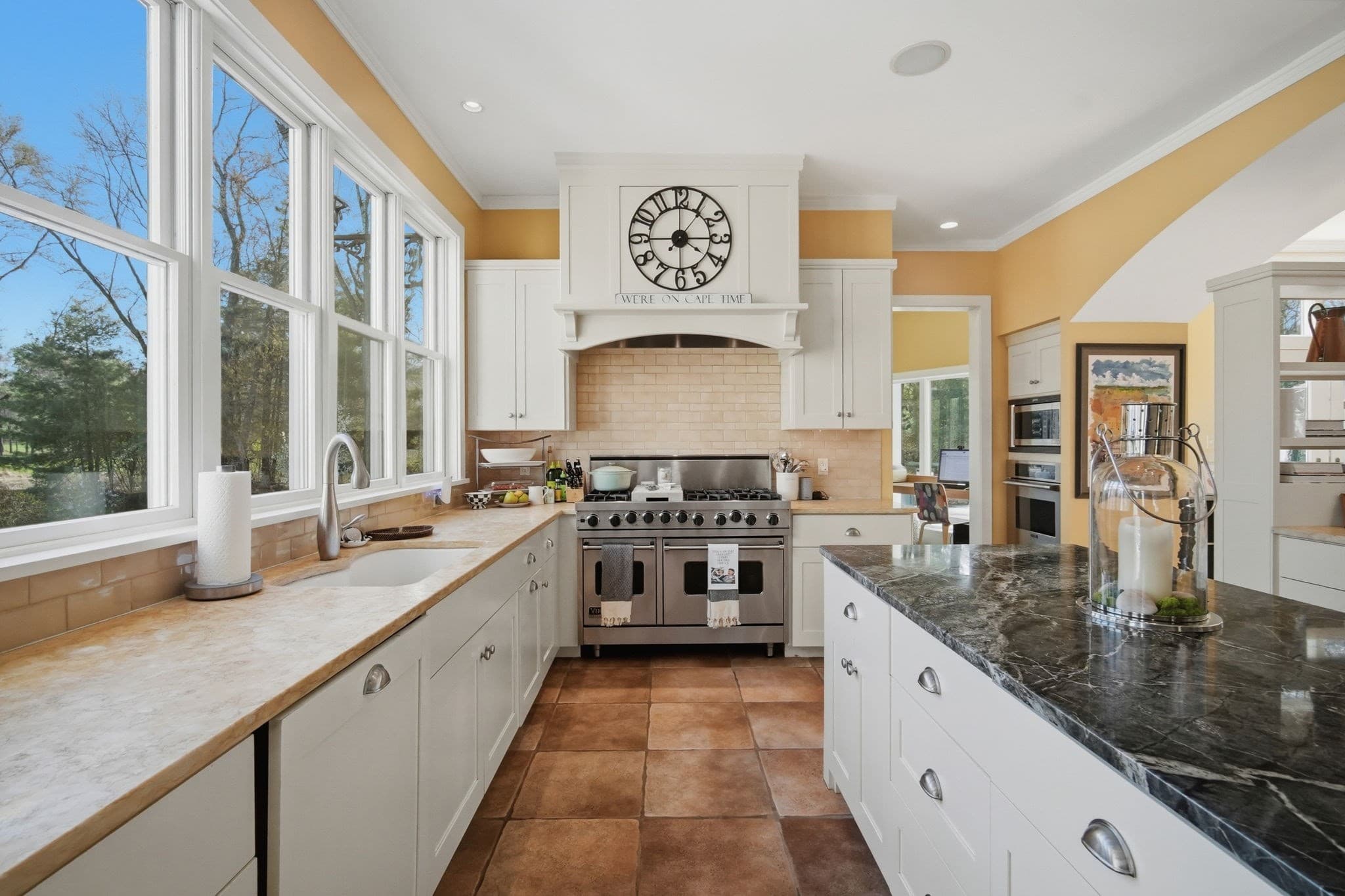 Single Family Residence at 24 Prynne Ridge Rd, Longmeadow MA 01106, photo 9 of 42