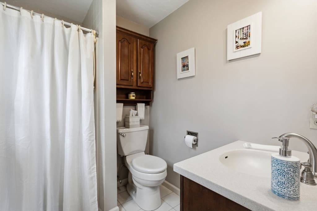 Single Family Residence at 32 Dolly Dr, Worcester MA 01604, photo 20 of 28