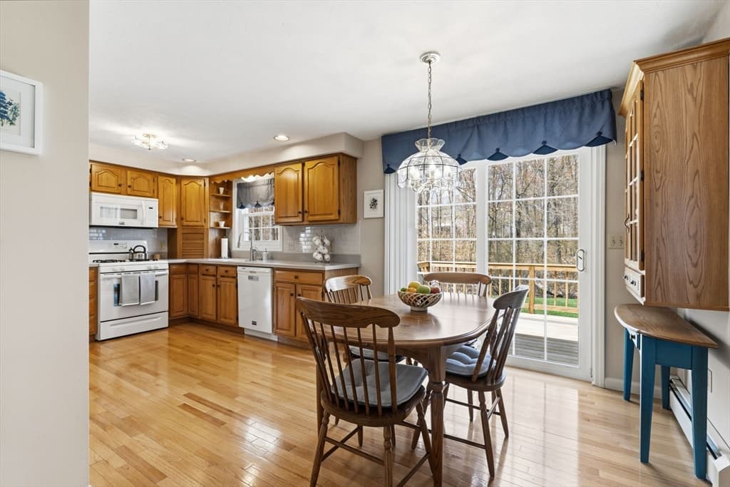 Single Family Residence at 32 Dolly Dr, Worcester MA 01604, photo 10 of 28