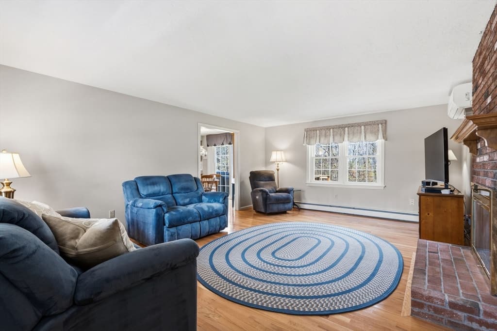 Single Family Residence at 32 Dolly Dr, Worcester MA 01604, photo 14 of 28