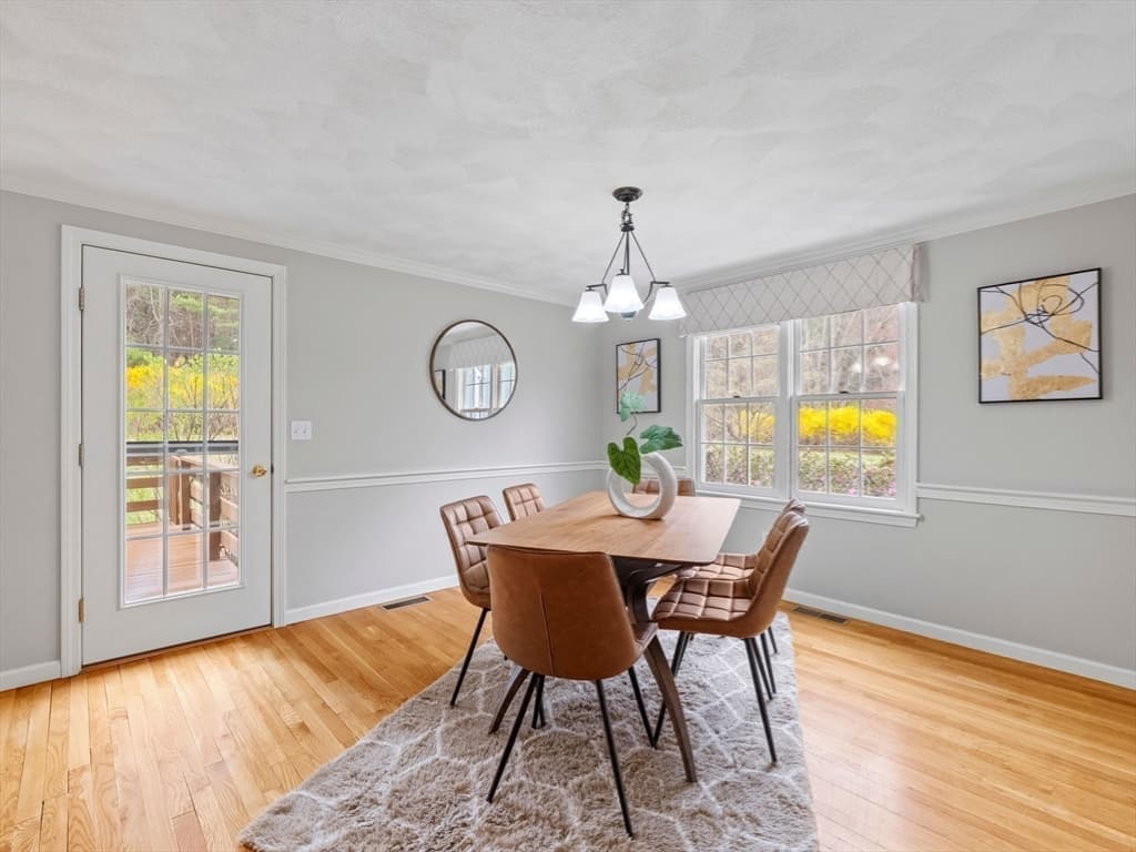 Condominium at 31 Forest Lane # 31, Hopkinton MA 01748, photo 9 of 31