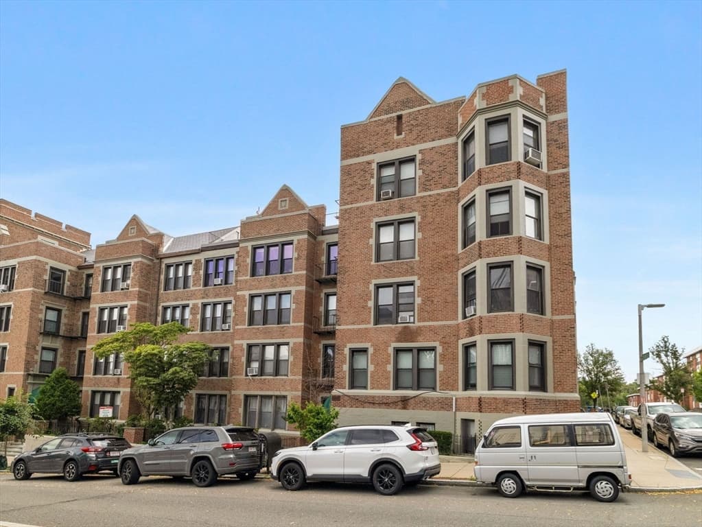 Condominium at 1486 Commonwealth Ave # 4, Boston MA 02135, photo 13 of 17