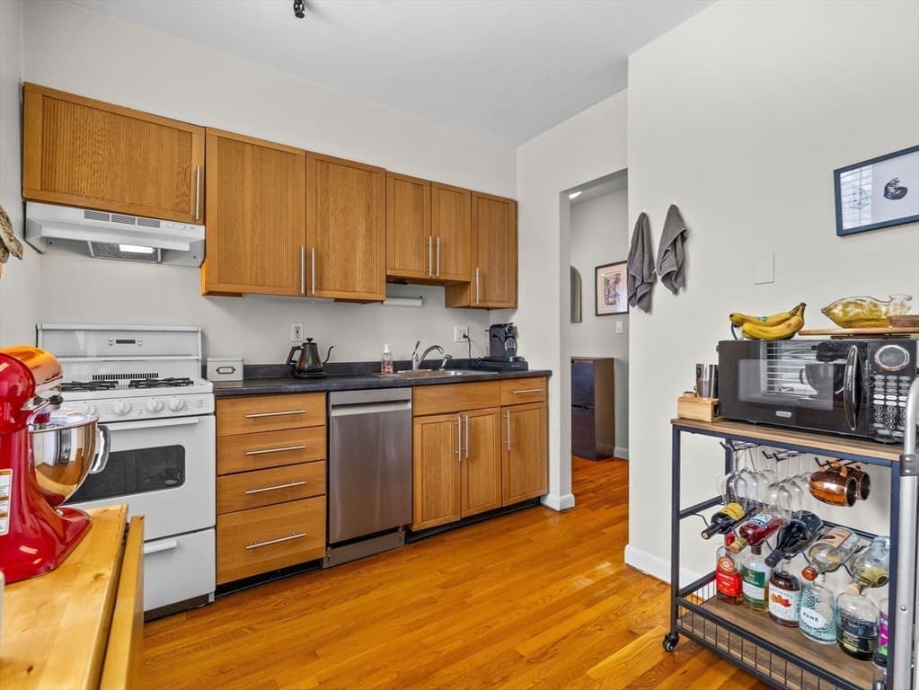 Condominium at 1486 Commonwealth Ave # 4, Boston MA 02135, photo 7 of 17